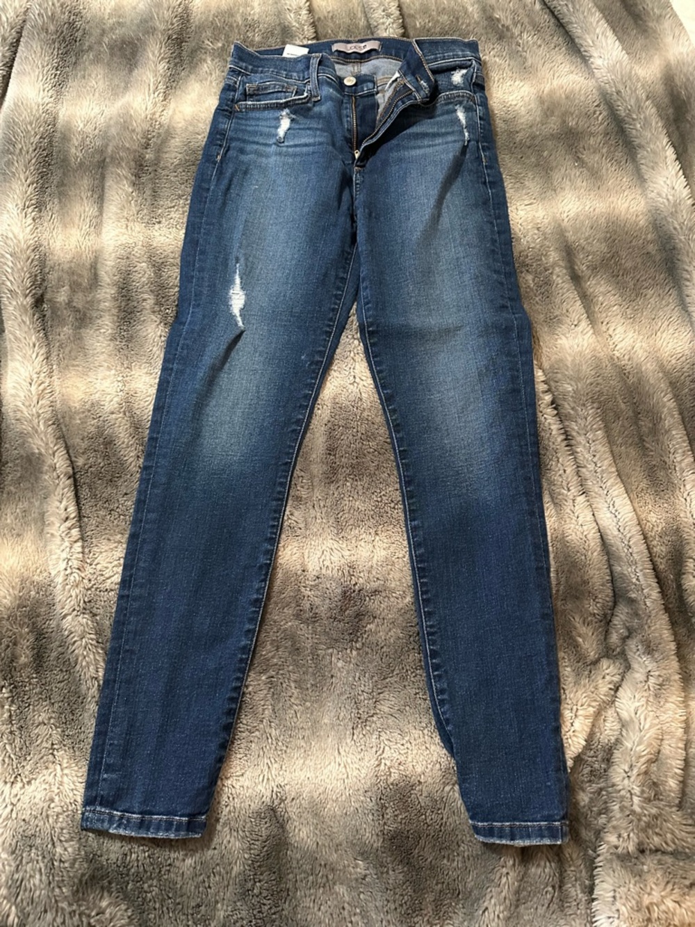 Joe's Jeans Women's Dark Blue Skinny with Light Distressing